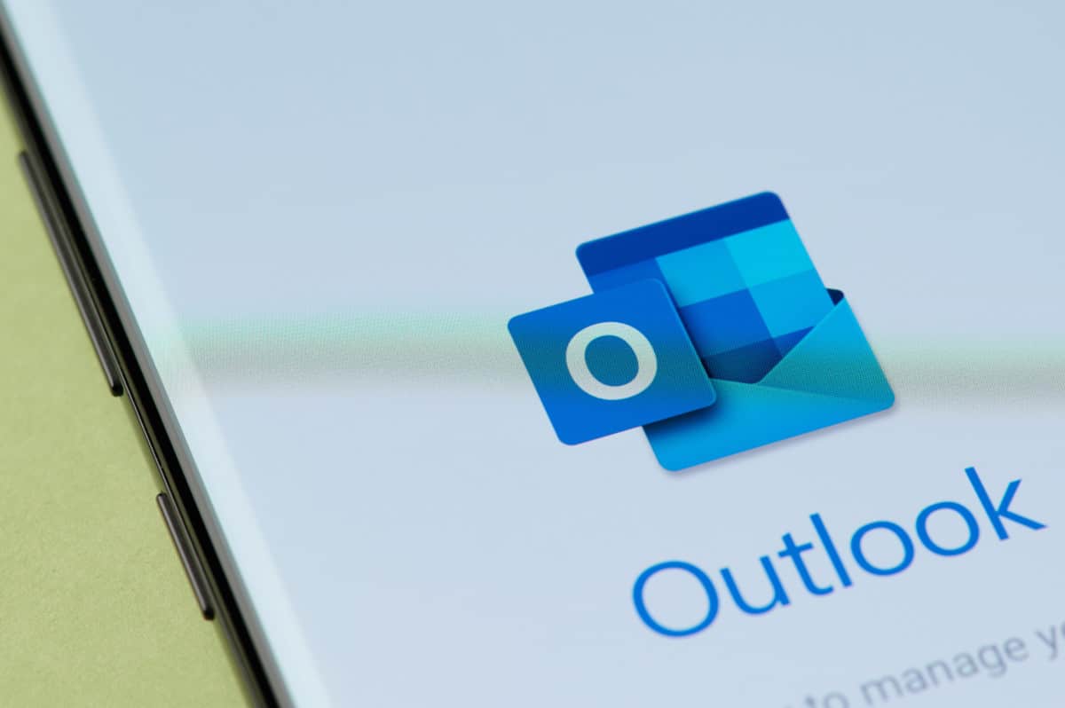 Dynamics365 Outlook Com Add-in| enCloud9